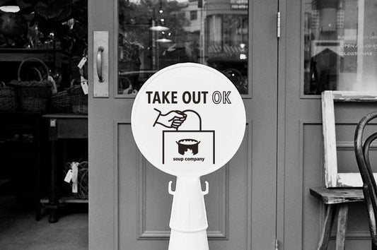 「TAKE OUT OK(お持ち帰りOK・ロゴ入り)」PREFAB SIGN — 画像2
